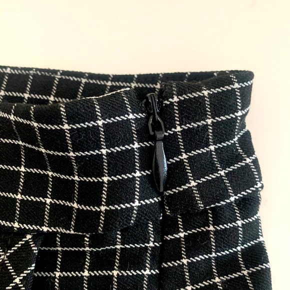 Garage Skort (XS) - Picture 4 of 4